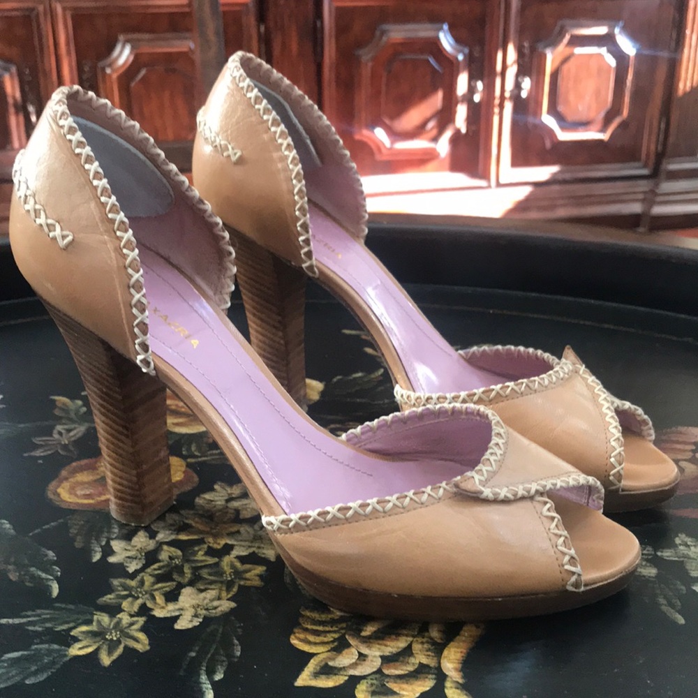 Y2K BCBG MAX AZRIA 4 inch high heels 8.5